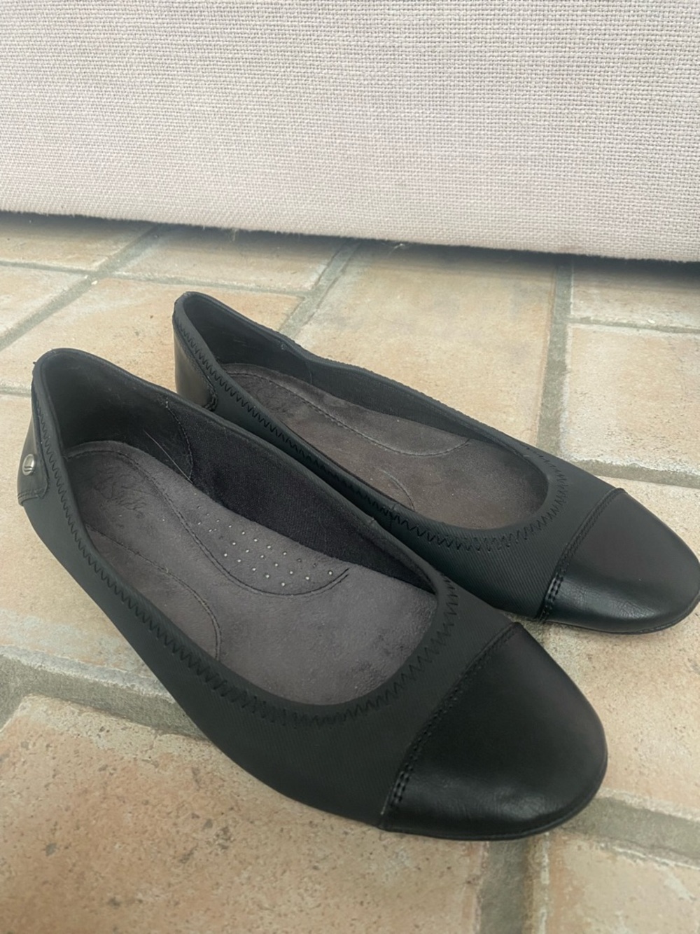 Life Stride Black Women’s Ballet Flats with Smooth Toe